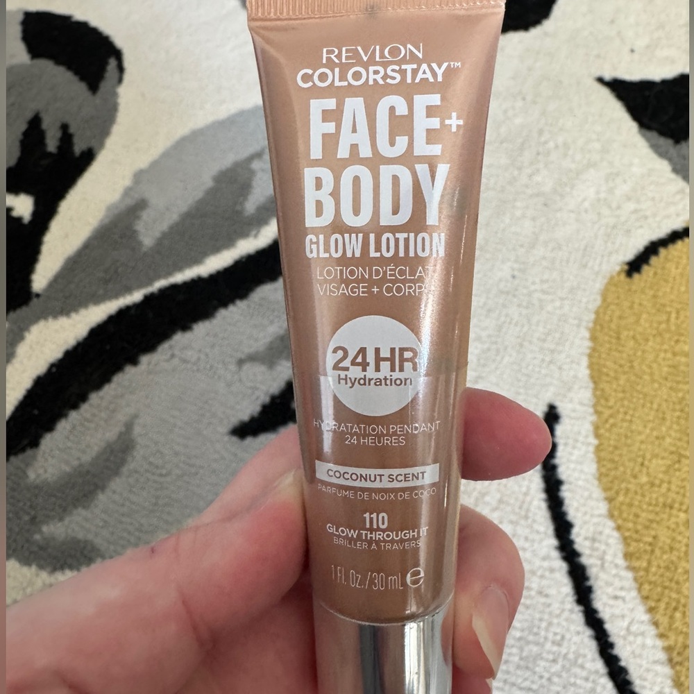 Revlon colorstay glow lotion color 110